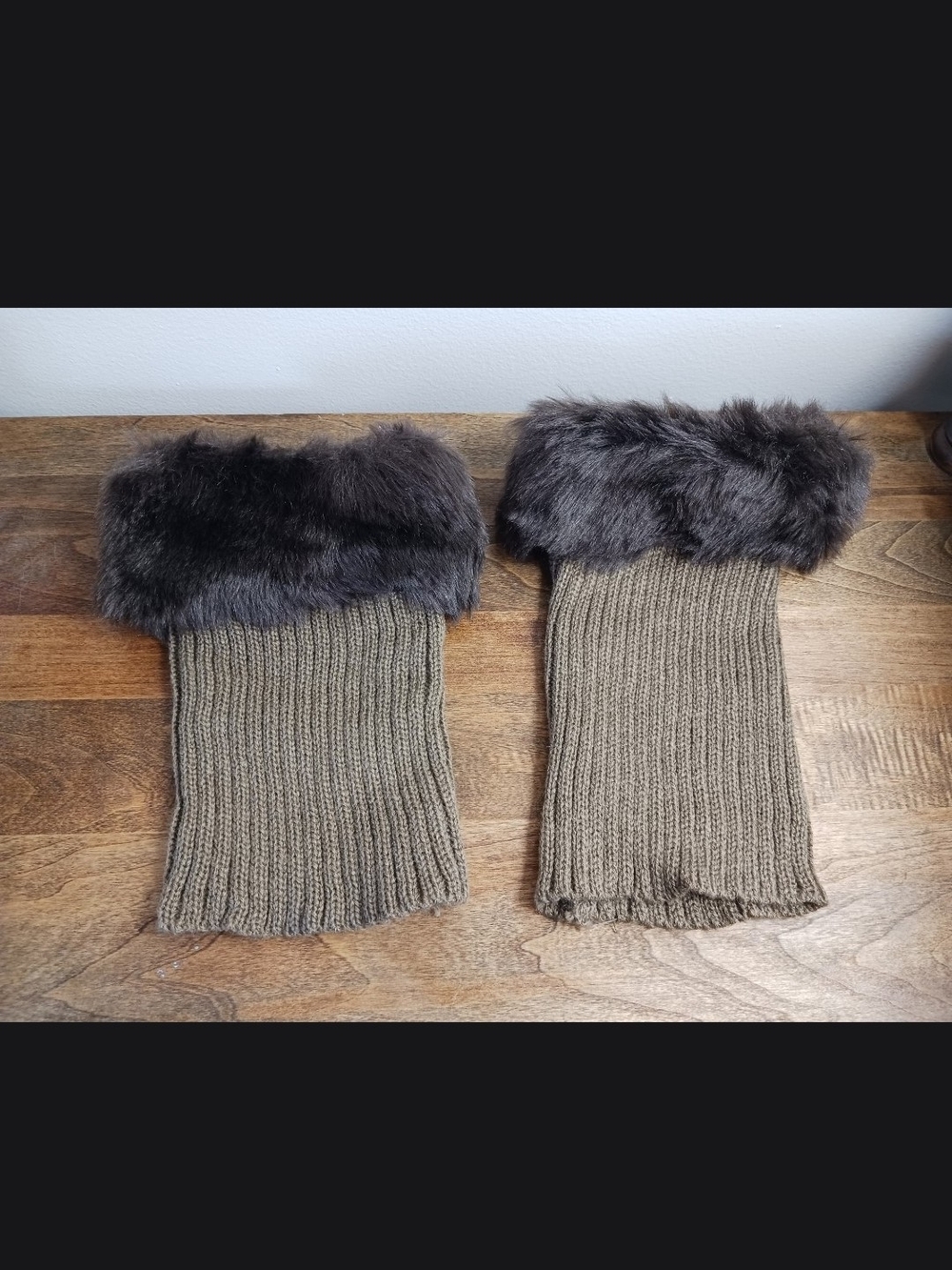 Faux Fur Trim Knit Wrist Warmers - Brown